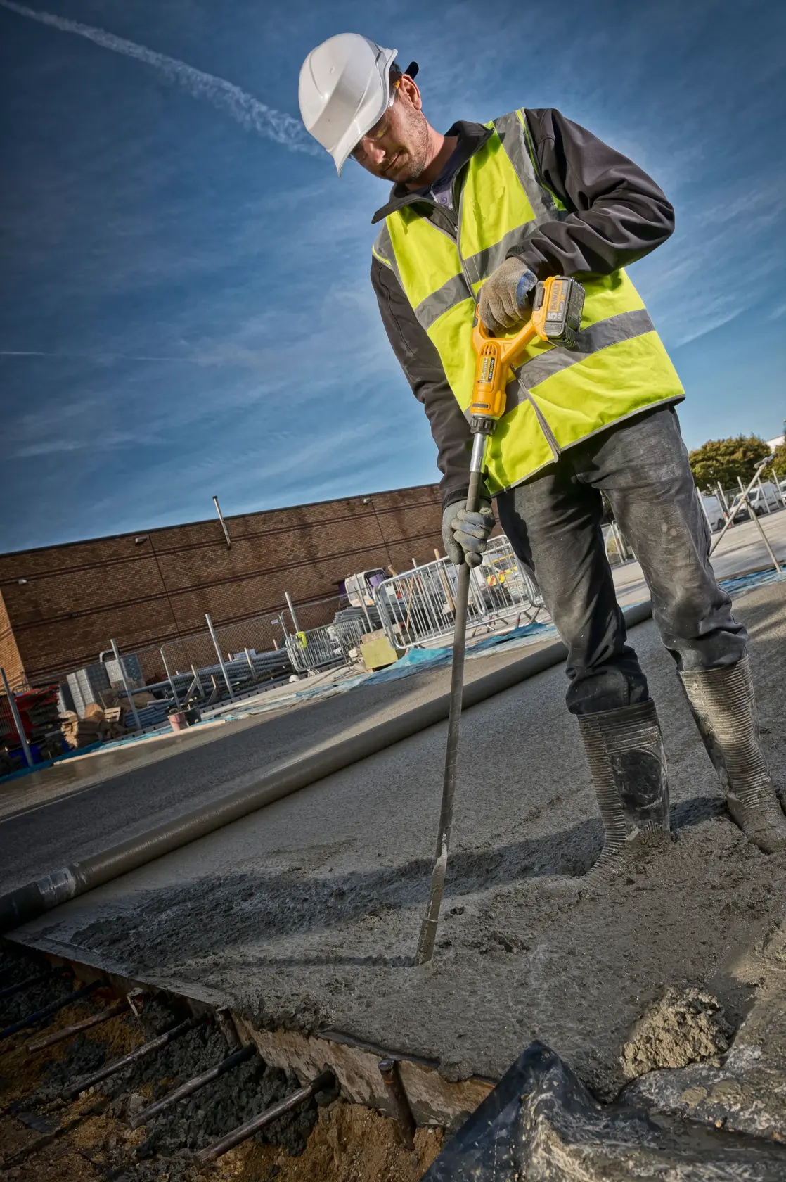 18V XR Betontrilnaald - zonder accu's en lader