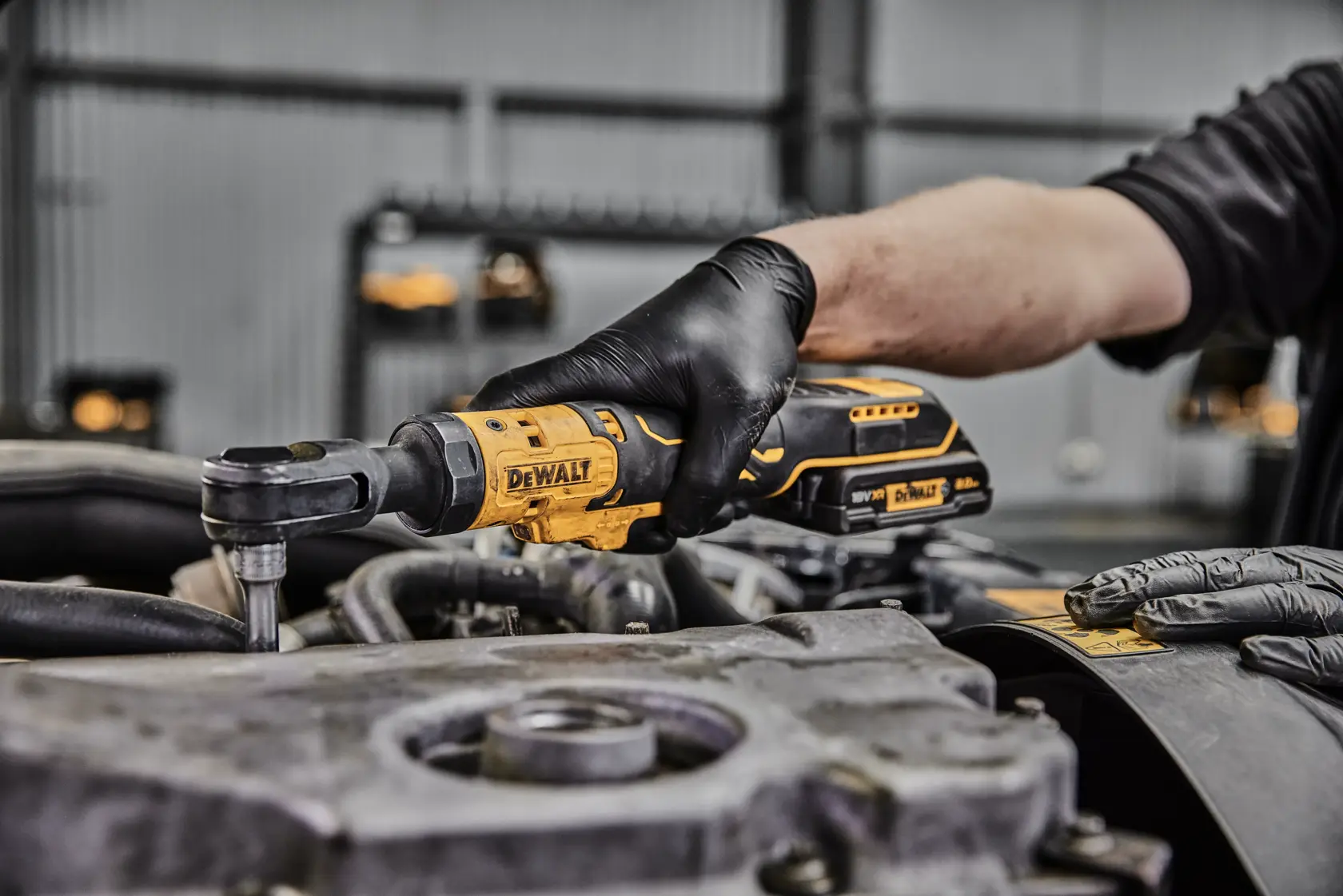 18V XR Brushless 3/8" haakse ratelsleutel