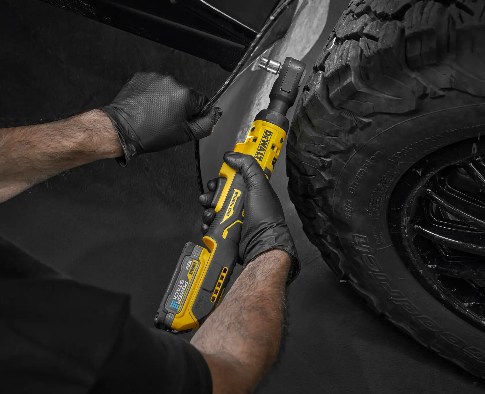 18V XR Brushless 3/8" haakse ratelsleutel