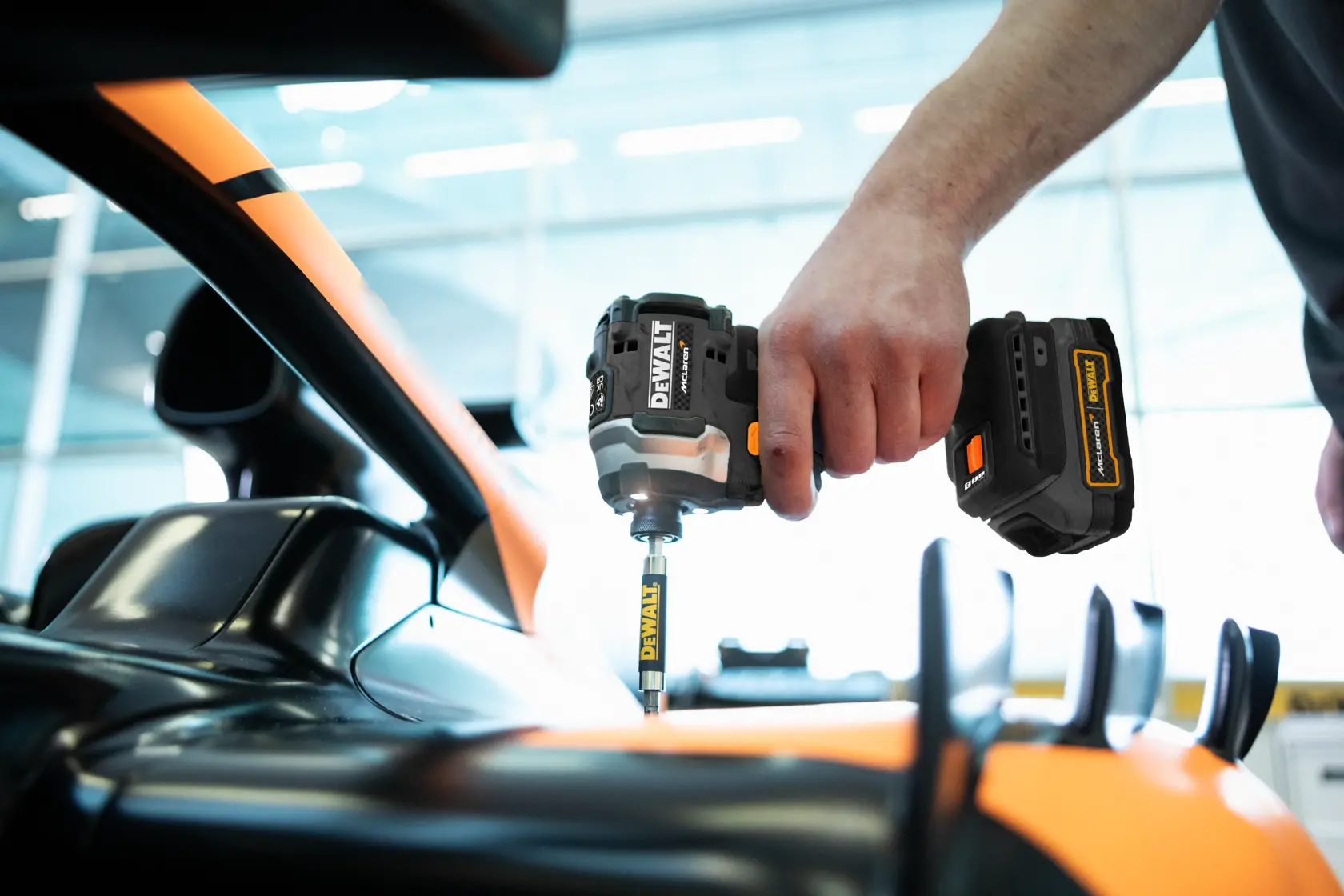 Mclaren Limited Edition 18V XR Slagschroevendraaier - 2x Compact POWERSTACK™ accu in TSTAK® koffer