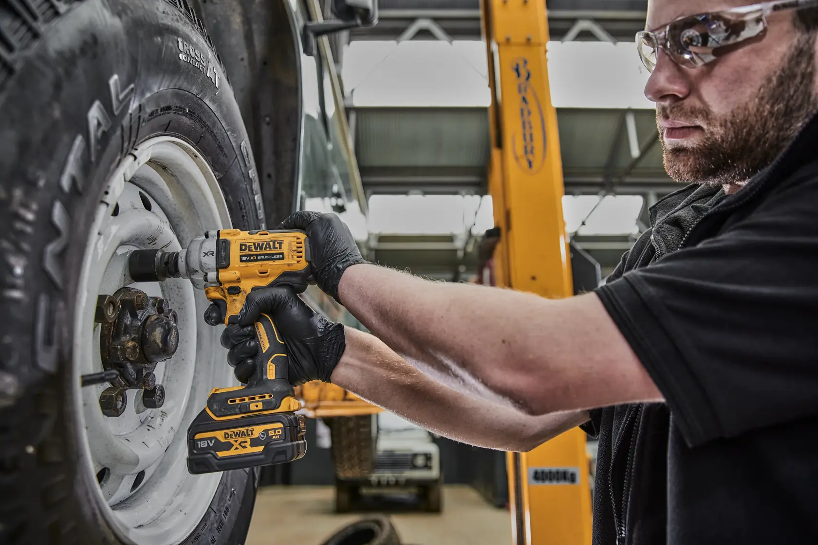 18V XR Brushless 1/2" Slagmoersleutel met frictiering aansluiting (zonder accu en lader)