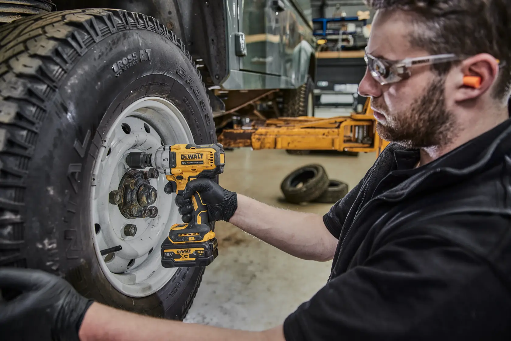 18V XR Brushless 1/2" Slagmoersleutel met frictiering aansluiting (zonder accu en lader)