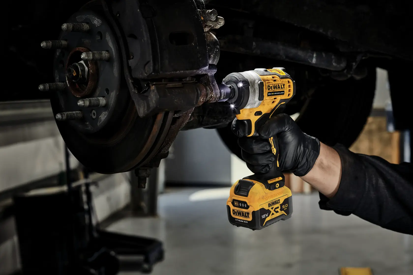 12V XR Brushless 3/8" Slagmoersleutel met frictiering