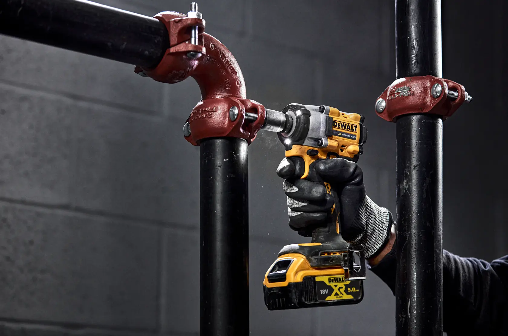 18V XR Brushless 1/2" Compacte Slagsmoersleutel met frictiering aansluiting (zonder accu en lader)