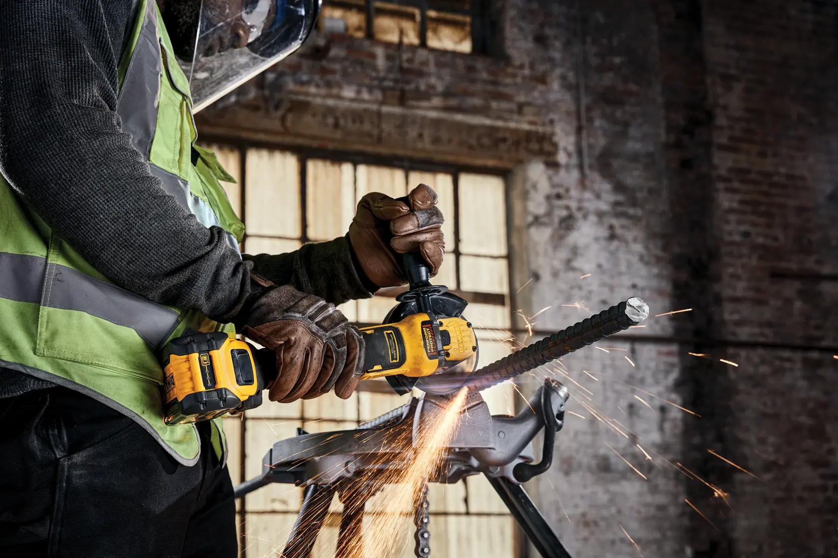 DEWALT® 18V XR® borstelloze 125mm haakse slijper met FLEXVOLT® ADVANTAGE™ (alleen gereedschap)