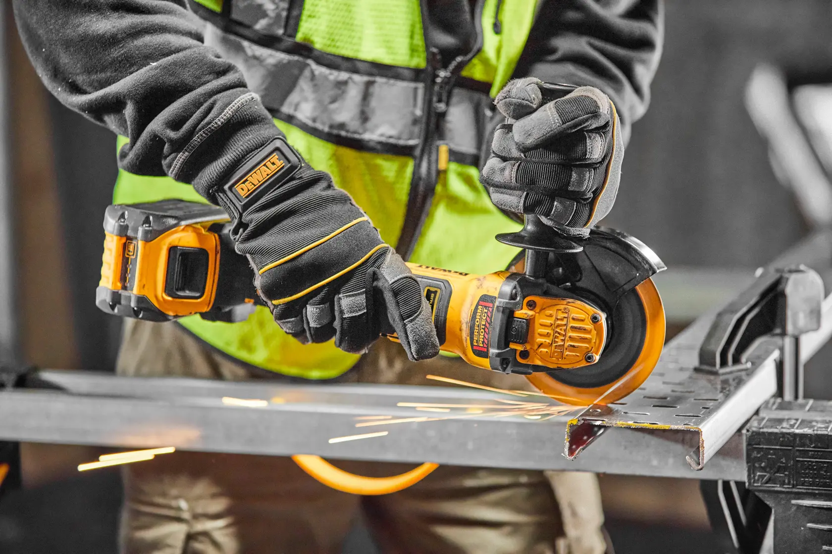 DEWALT® 18V XR® borstelloze 125mm haakse slijper met FLEXVOLT® ADVANTAGE™ (alleen gereedschap)