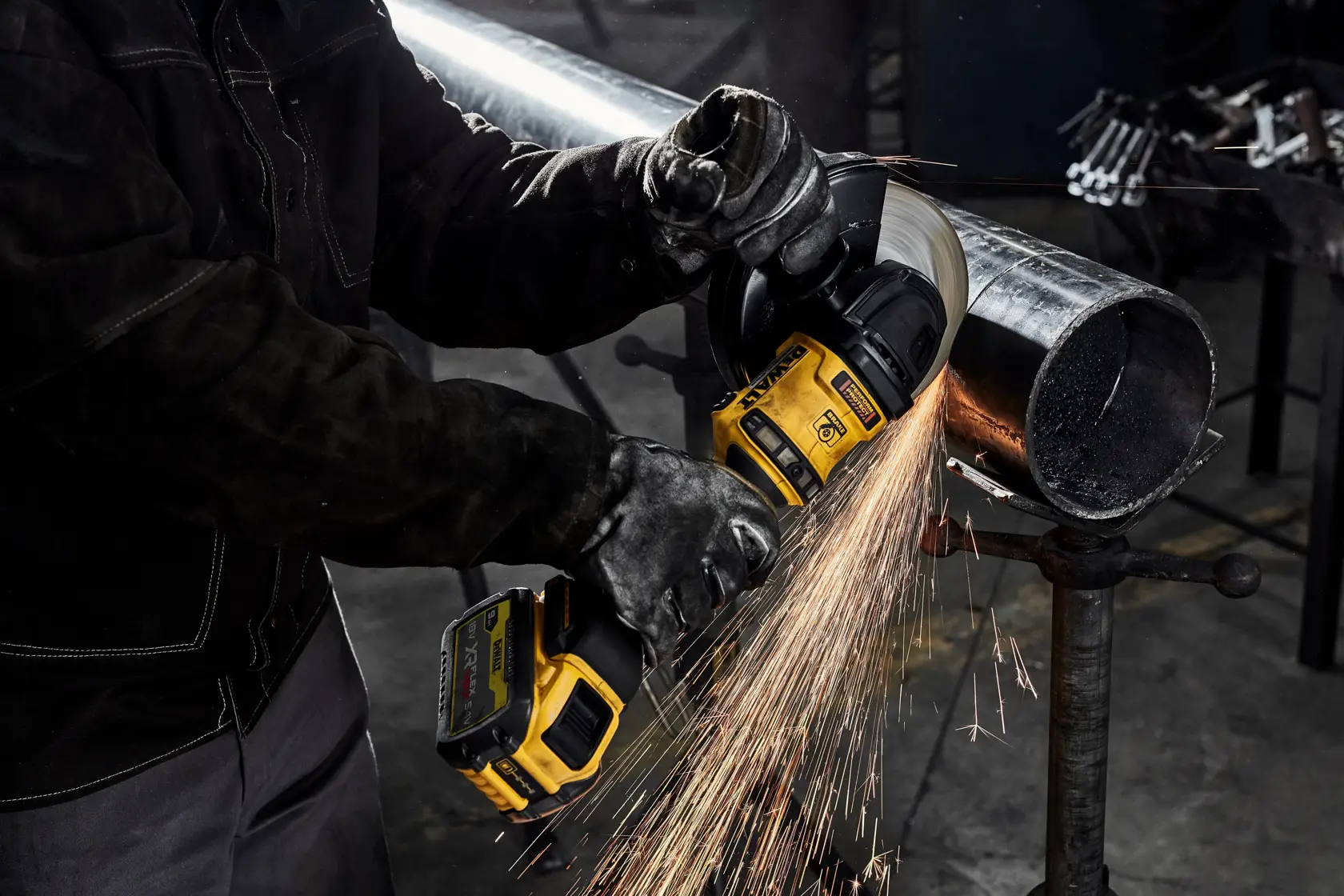 54V XR Flexvolt 180mm Haakse Slijper (zonder accu en lader)