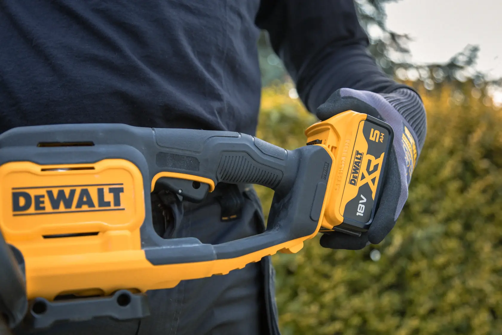 18V XR Heggenschaar 55cm (met 5.0Ah accu en lader)