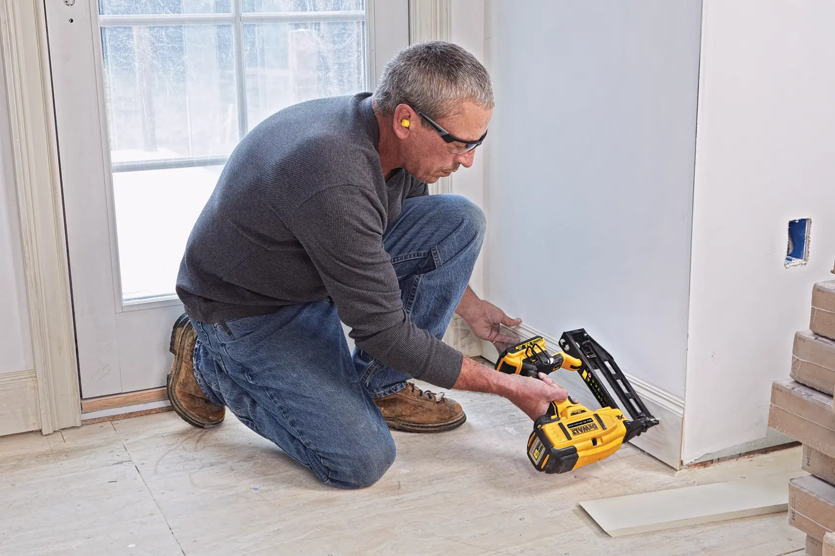 18V XR Brushless 16Ga Afwerktacker (recht magazijn) - zonder accu en lader