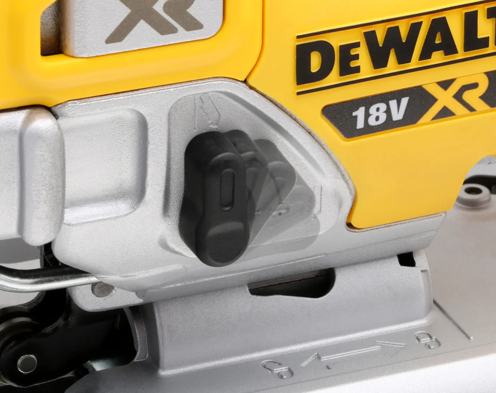 18V XR Brushless Decoupeerzaag 2x 5.0Ah in TSTAK® koffer