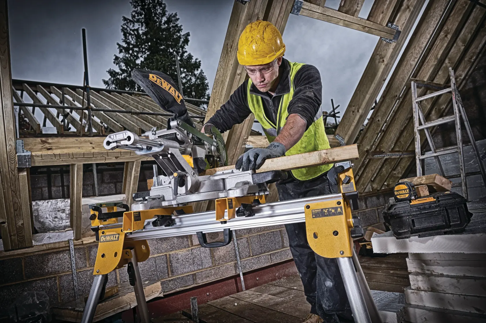 184mm 18V XR Accu afkort- en verstekzaag (zonder accu en lader)