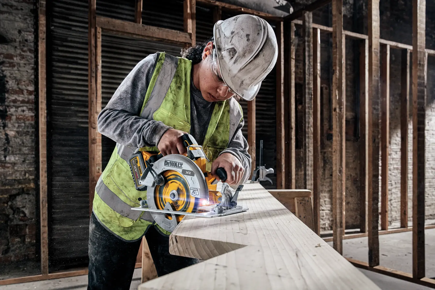 DEWALT® 18V XR® borstelloze 190mm cirkelzaag met FLEXVOLT® ADVANTAGE™ (alleen gereedschap)